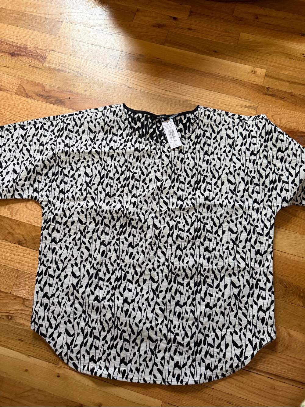 Natori Black and White Leaf-Printu Pullover Blouse $248